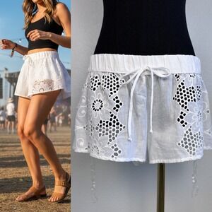 White Cotton Eyelet Lace Shorts, Womens Large Floral Boho festival coachella NWT